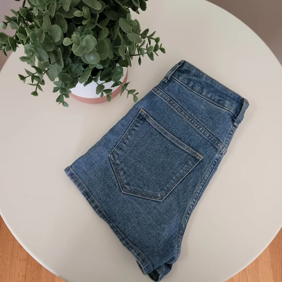 H&M High Waist Jean Shorts - Picture 4 of 10